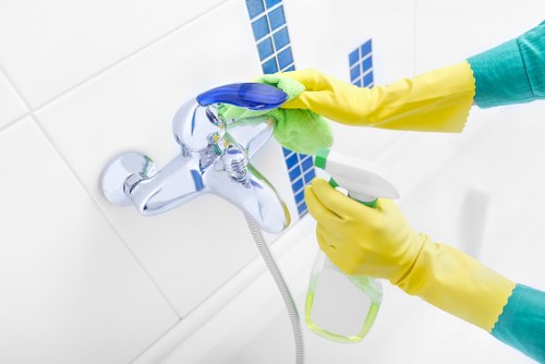 Professional post-construction cleaning in a Hollandpark apartment