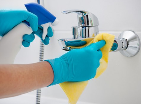 Professional end of tenancy cleaning team working in Holland Park